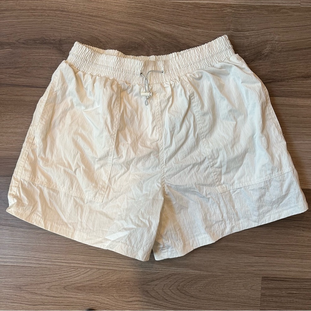 Free People Movement women’s white cinch shorts size XS athletic lined crinkle